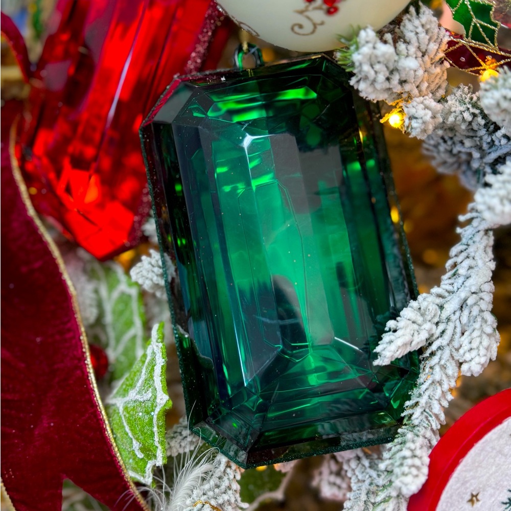 Large green gem ornament